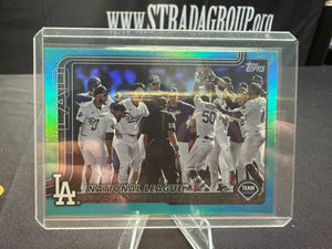 2025 Topps Series 1 Los Angeles Dodgers Aqua Foil Team Card SP #302